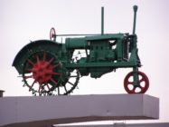 Самый первый трактор в мире